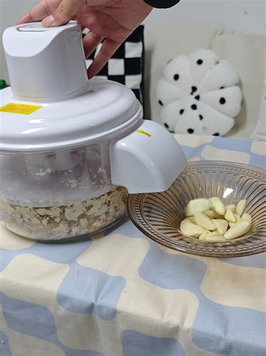 Effortless Garlic Peeling Techniques for Busy Moms