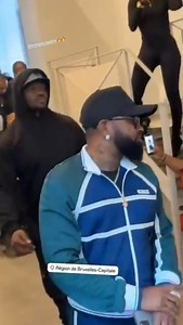 100044474077697:2048:Ferre Gola Le Padre invité d'honneur de Mr le Maire de Bruxelles Philippe Close et la soirée de gala au centre culturel congolais de Bruxelles. Ferre Gola devient le premier artiste congolais de l'histoire à être invité au capital européen pour représenter la RDC et la rumba congolaise. #ferregola #fallyipupa #koffiolomide #rdc #goma Partie 4 | Royaume Des Golois