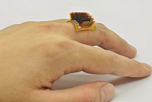 Wearable Device Can be Worn Like a Ring or Sport Band, Transforms Your Body Into a Battery