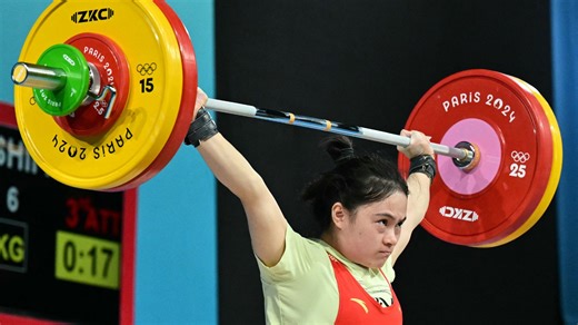 China's Lou sets Olympic record to win women's 59kg/130 lbs.