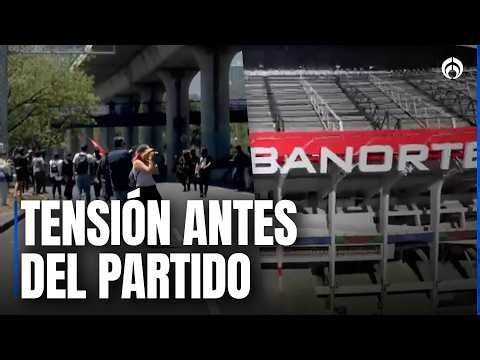 Young people take over the Periférico ring road ahead of the Mexico vs. Portugal game