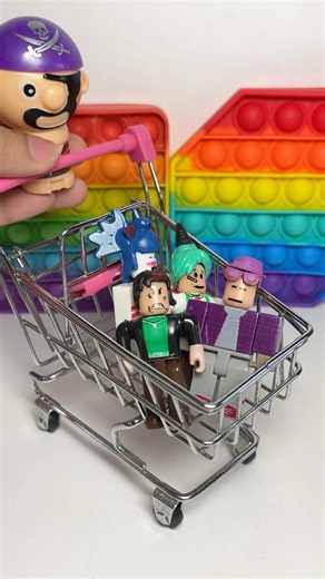 OHIO Trendy Roblox Push Cart With Pirate Squishy! 🛒🏴‍☠️🤖