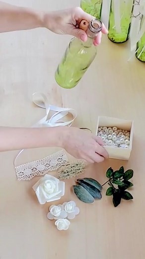 Budget-Friendly Wedding Table Decor: DIY Bottle Centerpieces