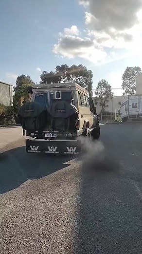 Twin 4” Pipes Exhaust for Easy Throat Cleaning | Dynamic Diesel Performance