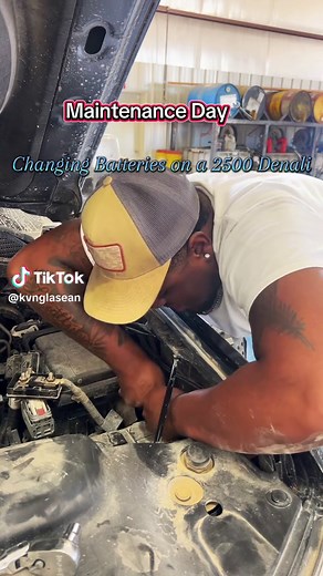 Changing Batteries on a 2500 Denali
