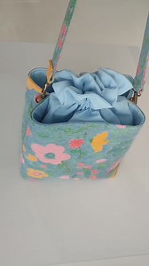 Drawstring Bag Complete sewing tutorial on my YouTube channel. Link in bio. #fbreels #fbviral #Quilt #diybag #diycraft #diyprojects #sewist #handmade #sew #viral | DIY Cheng