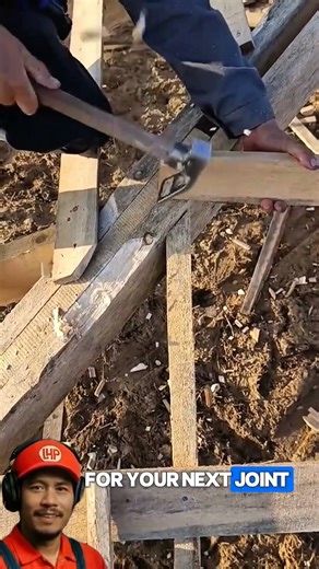 How to Notch Timber Without a Saw or Chisel: Mastering the Hand Adze #diy #woodworking