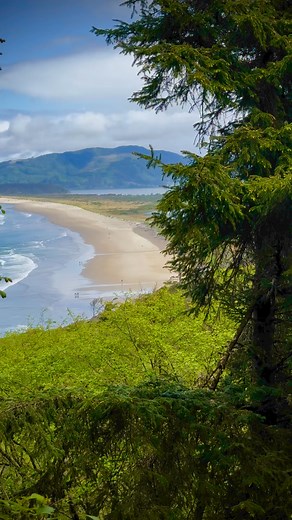 A beautiful view of the Tillamook Coast. #tillamookcoast #oregoncoast #oregonexplored #HikeOregon | Trent Olson