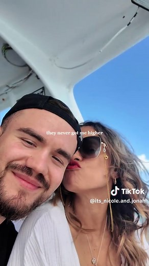 there's nothing like the first time we met🫶🏽 Kennt ihr das Gefühl? #CapCut#fyyyyyyyyyyyyyyyy #damianodavid #thefirsttime #altersunterschied #soulmatevibes #olderwomen #youngerman #couple #duundich