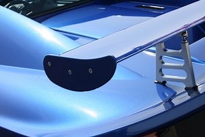 How to Remove a Car Spoiler