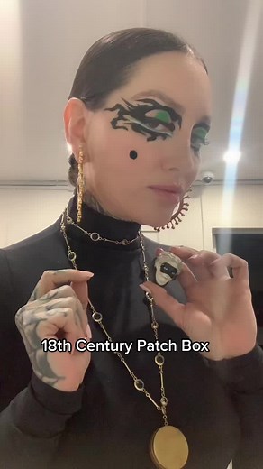 18th Century Patch Box and Mouches Beauty Marks