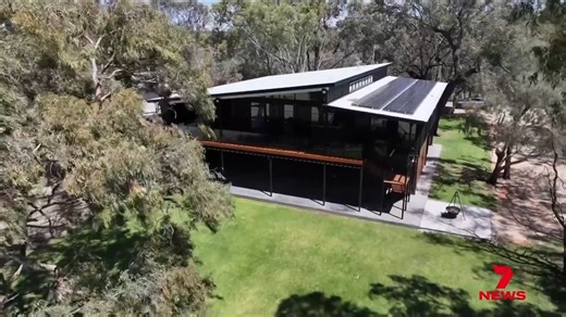 Holiday hotspots along the River Murray are bracing for what is predicted to be their biggest summer yet. Tourists worried about the algal bloom are shunning the coast and booking along the river instead. | 7NEWS Adelaide