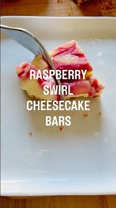 RASPBERRY SWIRL CHEESECAKE BARS