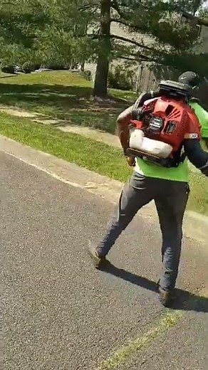 How to use a blower. Garden State Lawn Care 2.