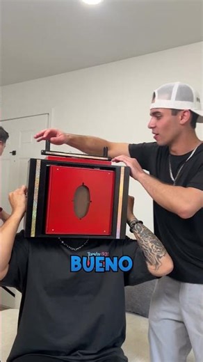 Truco de MAGIA para hacer GIRAR su CABEZA 😎 #shorts #magia