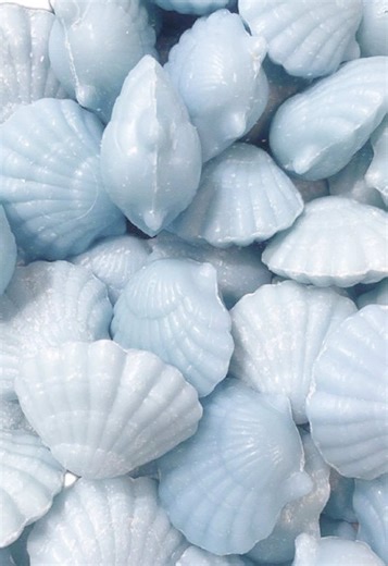 Enjoying Royale High: A Dollie's Love Story