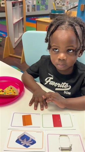 🎶🎶 Open, shut them, open, shut them Give a little clap, clap, clap 🎶🎶 This open and close activity helps strengthen fine motor skills while teaching toddlers the difference between open and closed, an important early concept they use in daily routines, problem-solving, and following directions #finemotor #handsonlearningfun #earlychildhoodeducation #houston #nowenrolling