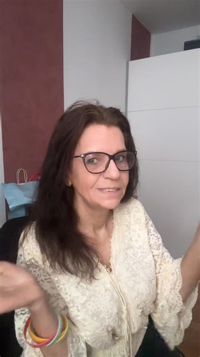 Heike Bennack Make up und Motivation on Instagram: "Wow was hab ich da los getreten und die meisten verstehen es einfach nicht #haveaniceday #persönlichkeitsentwicklung #achtsamkeitimalltag #ich #safeplace #mindset #upliftempowervalidate #ich"