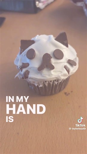 🧁♡~...Natsuki Cupcakes ●3●...~♡🧁 #ddlcnatsuki #cutecore #editnomio #Ddlc #Natsuki...~♡🍥 :3