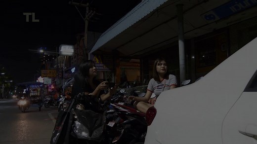 (4K) Freelancers on the Beach Road, Pattaya