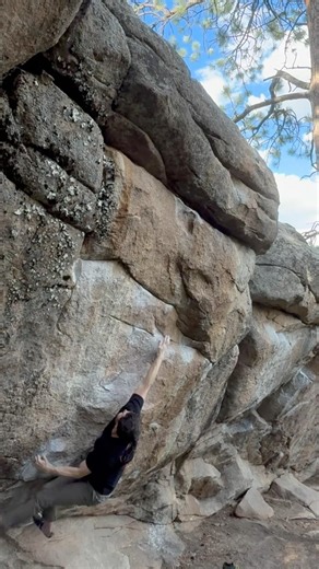 Thievery v8 // Three Sisters #bouldering #colorado