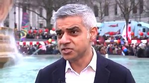 London Mayor Sadiq Khan says we 'shouldn't be rolling out the red carpet' for a state visit from US President Trump. He says the immigration ban is cruel and shameful'. Read the full story here: http://bit.ly/2kgx8G7 | ITV London