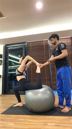 Deep back with Ball yoga 🌸#ballyoga #backbanding #yogaskills #youtubeshorts