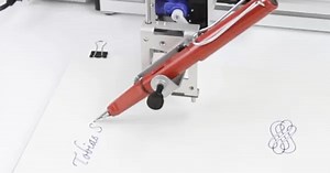 Axidraw寫字機器人的繪圖過程也太療癒了！