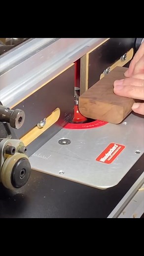 Freud Tools USA on Instagram: "Give that polished edge to your projects with our Round Over Bits! These bits deliver smooth, rounded edges for all your projects with our Quadra-Cut technology with double the cutters! @woodzenworkshop . . #FreudTools #FreudNation #PreciselyTheBest #TheBestUseTheBest #woodworker #woodworking #woodwork #woodworkerlife #woodworkingtools #handmade #woodshop #wooddesign #innovation #customwoodwork"