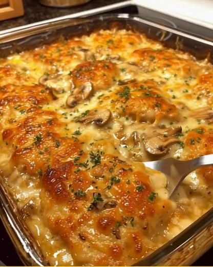 Chicken Gloria Casserole 🍄✨ Golden chicken baked in a creamy mushroom sauce, topped with melty Swiss cheese — rich, cozy, and irresistible! Ingredients 3 boneless skinless chicken breasts 8 oz mushrooms, sliced 6 slices Swiss or Muenster cheese ..... Recipe in First Coʍmеոτ 💬 | Homemade Grandma Recipes