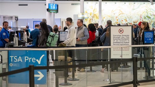 Flights start to stabilize as government shutdown ends