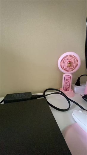 Si quieren tirarme hate adelante ya que no me importa, solo quiero decirles que yo nunca busque su fama solo quería que creciera algo lindo entre nosotros pero veo que el solo me veía con ojos de fama momentánea pero no puedo hacer nada al respecto porque fue decisión de el, decidí callar esto desde hace mucho para no dejarlo mal porque en mi mente siempre pasaba el “tal vez esta confundido y no quiere nada por ahora” “tal ves pasara algo lindo entre nosotros más adelante” pero no… todo para el 