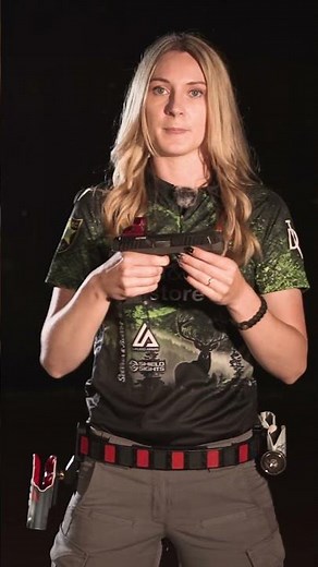 Schnell schießen wie die Profis! Lerne präzise & schnell zu schießen mit Techniken der IPSC Schützin