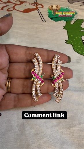 Viswa Jewels on Instagram: "Lightweight, stylish hair clips that add instant charm to your everyday and festive looks ✨ Designed for comfort, elegance, and effortless styling—perfect for women who love minimal yet eye-catching jewelry vibes. Upgrade your hairstyle with our lightweight designer hair clips crafted for modern women who prefer elegance without heaviness. Ideal for daily wear, office looks, festive styling, and casual outings, these hair accessories blend traditional inspiration with