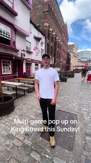 Distorted Beats pop up on last day of harbour festival this sunday 12-8pm! Expect to see: •dub/reggae •house •garage •breakbeat •jungle/dnb #foryoupage #party #bristol #popup #rave #pizza #kingstreet