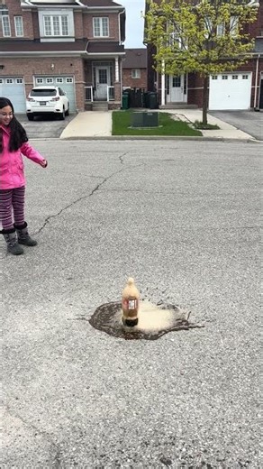 Emma R - Soda Geyser #science #mentos #geyser #cocacola #chemistry