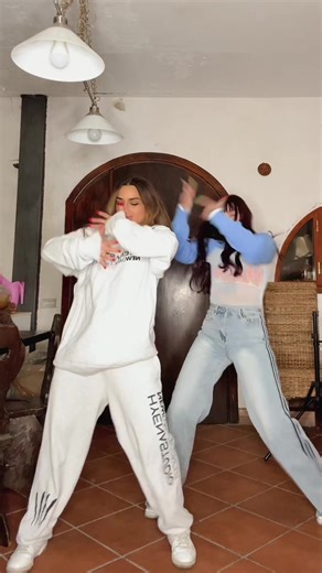 Video di ⚜️Andrea Romano⚜️ (@andrearomanoo98) con Codeine (feat. ANNA) - Tony Boy