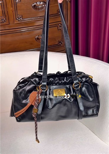 Love bgt sama tas Malibu Disney😍👀🖤 Yuk claim voucher diskon di live sekarang bestie🫶🏻‼️ #tasgrosirimport #racuntgi #tasdisney #rayapenuhrasa #alicia