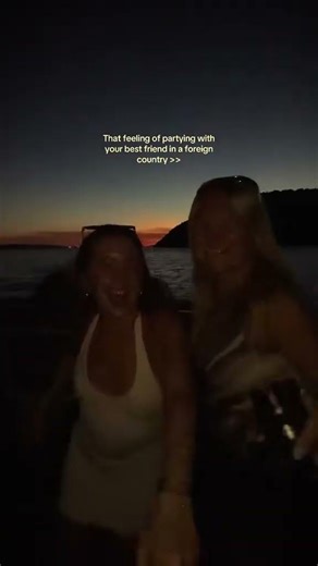 Partying with your best friend 🫶🏽 #boatparty #bestfriend #splitcroatia #split #splitscreen