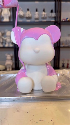 ＼世界にひとつだけのアート体験／ 静岡県浜松市に、ベアアート専門店【Colorful】が誕生🧸🎨✨ 🖌 絵の具で自由にペイント 🧸 7㌢〜キーホルダー、23㌢〜のフィギュアを自分だけのアートに 🎁 記念日やプレゼントにもぴったり 子どもも大人も、家族でもカップルでも 友人同士でも誰でも気軽に楽しめる体験型アート空間です🌈 📍6月14日グランドオープン🎉 📲 ご予約は公式LINEまたはDMから！ 是非遊びに来てね🌈 ::::::::::::::::::::::::::::::::::::::::::::: 📍カラフル @colorful_shizuoka 静岡県浜松市中央区本郷町385 （コインランドリーfamさん隣） 🕰営業時間 9:00-21:00 （最終受付20時） 💤定休日 月曜日 🚗駐車場 10台以上無料あり 🧸完成品のお渡し 約1週間半前後 💰決済方法 現金、クレジットカード、PayPay （要予約制） ＼A One-of-a-Kind Art Experience／ A brand-new Bear Art specialty studio 