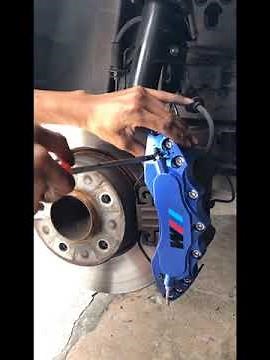 BMW INSTALLATION MPERFOMANCE BRAKE CALIPER COVER