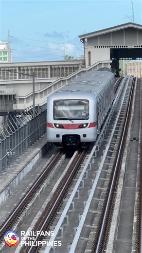 WATCH: A trainset (Set 9) from MRT-7 in a 3-car configuration (M017-T009-M018) undergoes a test run while heading westbound approaching Don Antonio Station on Monday, February 23, 2026. The MRT-7 has been conducting test runs of some of its trainsets throughout 2025 and is continuing this 2026 to ensure the safety and reliability of its trains before the target partial commercial operations of the line sometime in 2027. Partial operations will be conducted from Sacred Heart (depot station) in Ca
