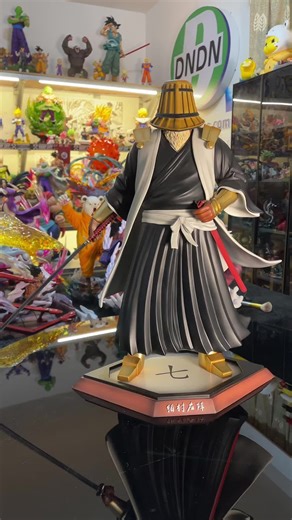 🔥 MWDT Studio – Komamura Sajin GK Statue 🐺 The Loyal Fang of the Gotei 13 Arrives in Full Power ⸻ 🏛️ Studio: MWDT (模玩殿堂) 🐺 Character: Komamura Sajin（狛村左阵） 📚 Series: Bleach / 死神 ⚔️ Affiliation: Gotei 13 – 7th Division Captain（护廷十三番队 七番队队长） ⸻ ✨ Highlights: • Faithful recreation of Komamura’s anthropomorphic wolf form, powerful physique, and imposing presence. • Detailed sculpting on armor plates, fur textures, and captain’s haori. • Dynamic pose showcasing his signature Tengen (铁拳) combat sty