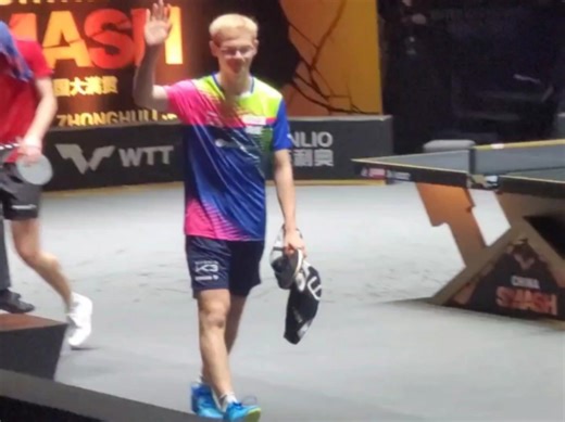 现场见证fefe的第一场胜利！