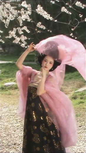 Of course spring is all about taking pictures of flowers #dv#Life Force Portrait#Ancient