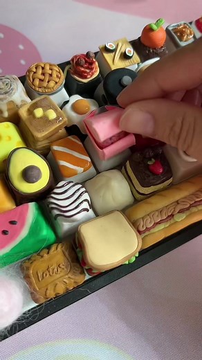 Miniature Food Showcase: The Key to Balanced Meals