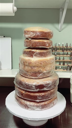 Creative 3-Tier Cake Decorating Tips for Home Bakers