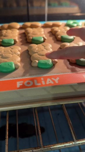 Part 2 - Let’s Decorate Beanie Bear Macarons 🧸💚 This beanie bear template is now available on my Etsy store BakedByJoyce. Comment below ✨BEANIE BEAR TEMPLATE✨ and I’ll DM you the link. These beanie bear macarons were colored using @wiltoncakes brown and @chefmaster leaf green, filled with @halopantry Vietnamese coffee buttercream and @ghirardelli dark chocolate ganache, and decorated with @satin.ice meringue powder royal icing and @bakell green fondant. #macaron #macarons #frenchmacarons #ital