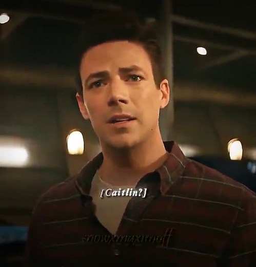 Heartwarming Barry Allen and Caitlin Snow Kissing Scene