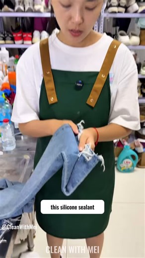 1.3K reactions · 88 shares | Got silicone sealant stuck on your clothes and it just won’t come off no matter how you wash it? 識 Don’t worry—look here! I’ll show you a simple method to remove it effectively without damaging the fabric. #Laundry #SiliconeSealantRemoval #SiliconeSealant #StainRemovalMadeEasy #LifeHacks #SmartCleaning #ClothingCare #EverydaySolutions | Mei Johnson | Facebook